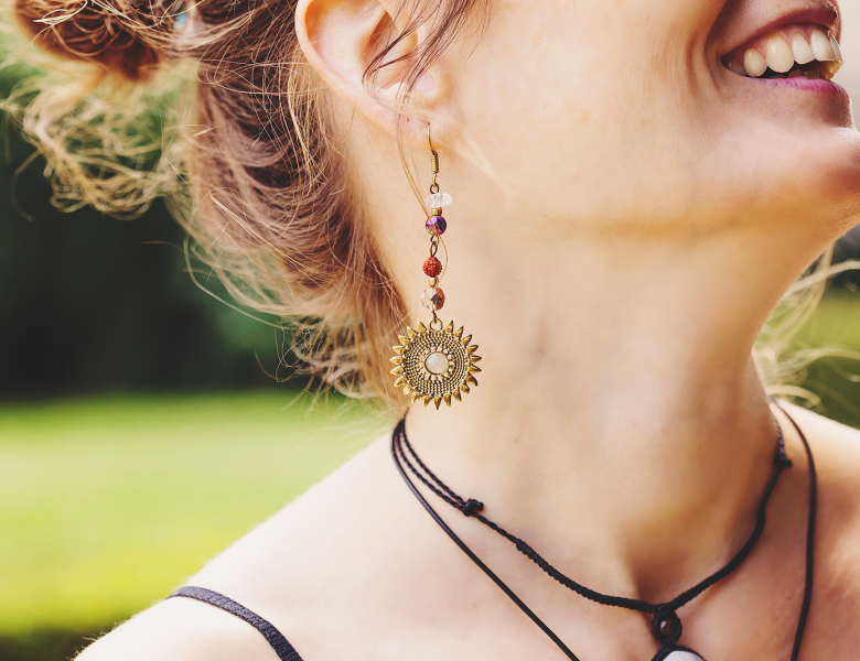Pourquoi choisir les boucles d’oreilles avec des pierres naturelles ?