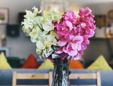 La symbolique du cœur dans le rituel de deuil : comment exprimer son attachement par l&rsquo;art floral durable